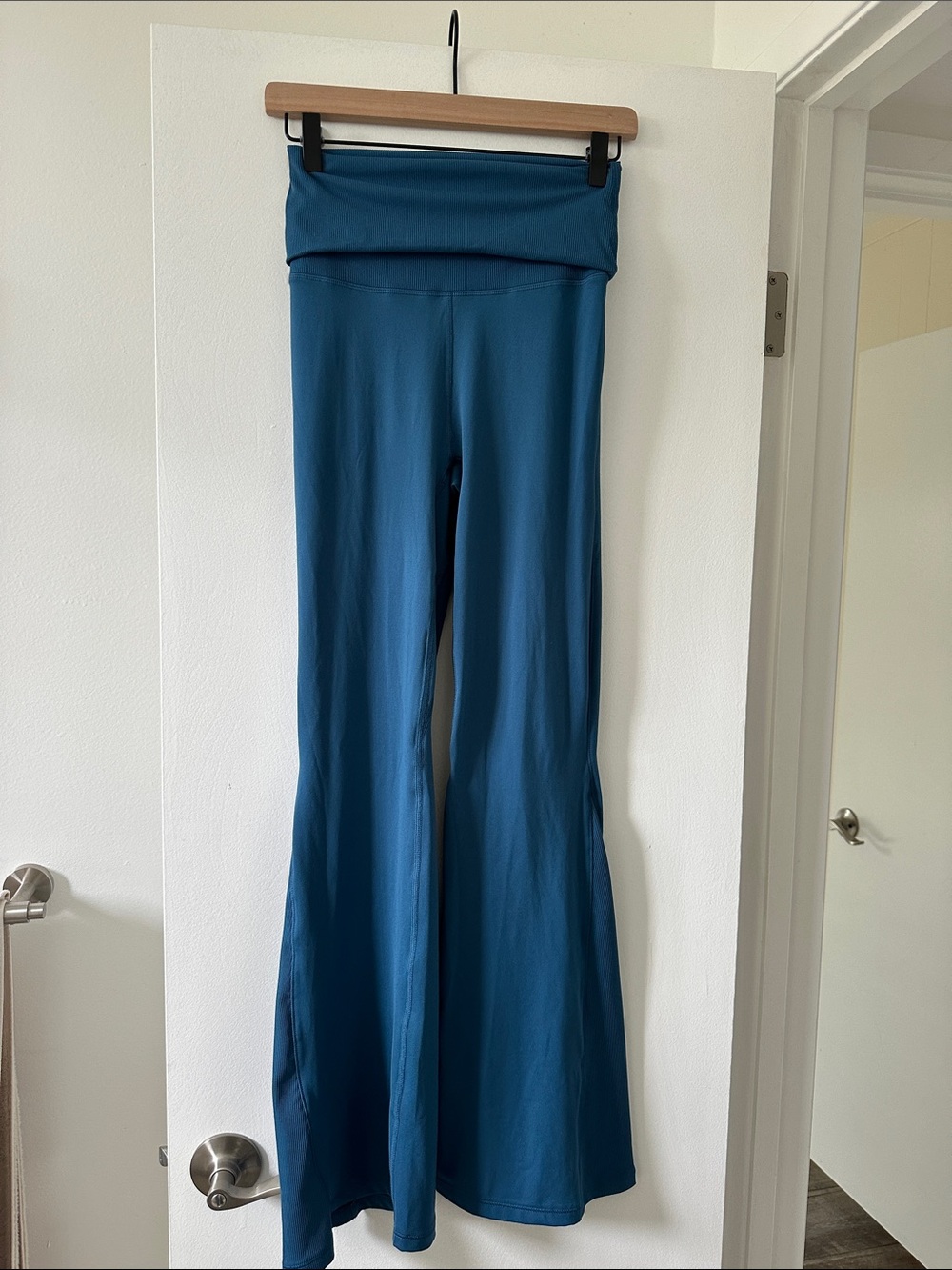 NWT Under Armour Meridian Rib Fold Over Flare Leggings